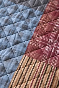 Cabin Patchwork Quilt Set