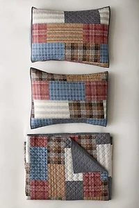Cabin Patchwork Quilt Set