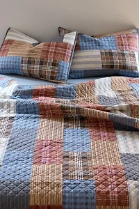 Cabin Patchwork Quilt Set
