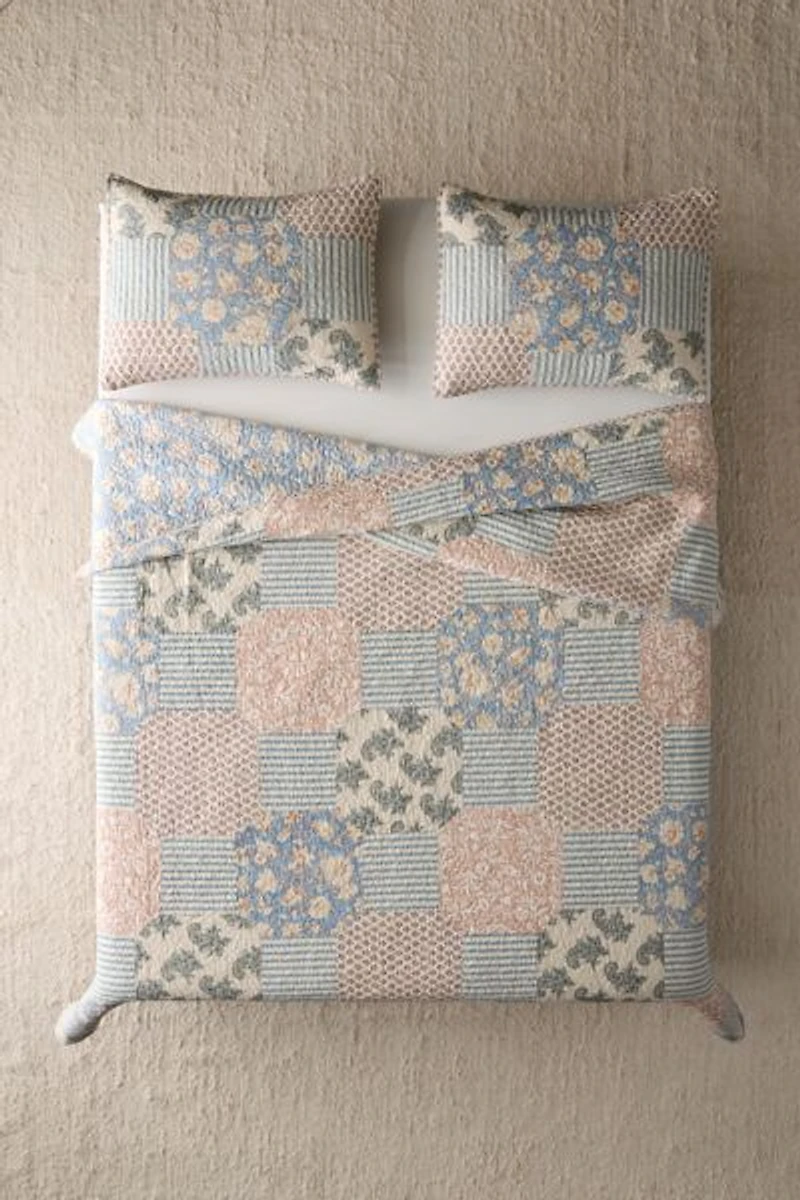 Provencal Rose Quilt Set
