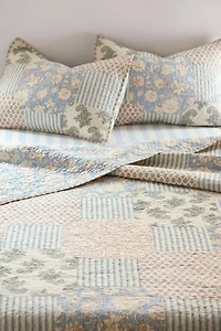 Provencal Rose Quilt Set