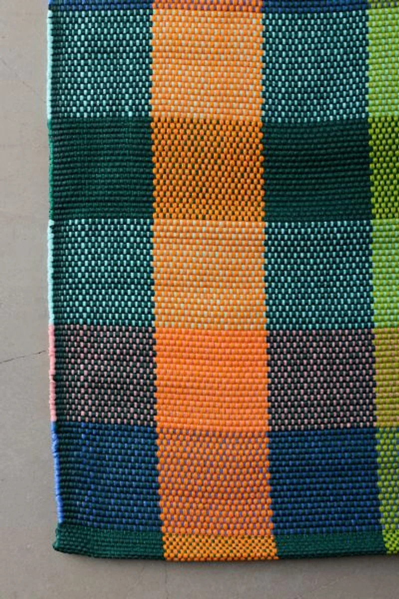 Happy Plaid Woven Indoor/Outdoor Rug
