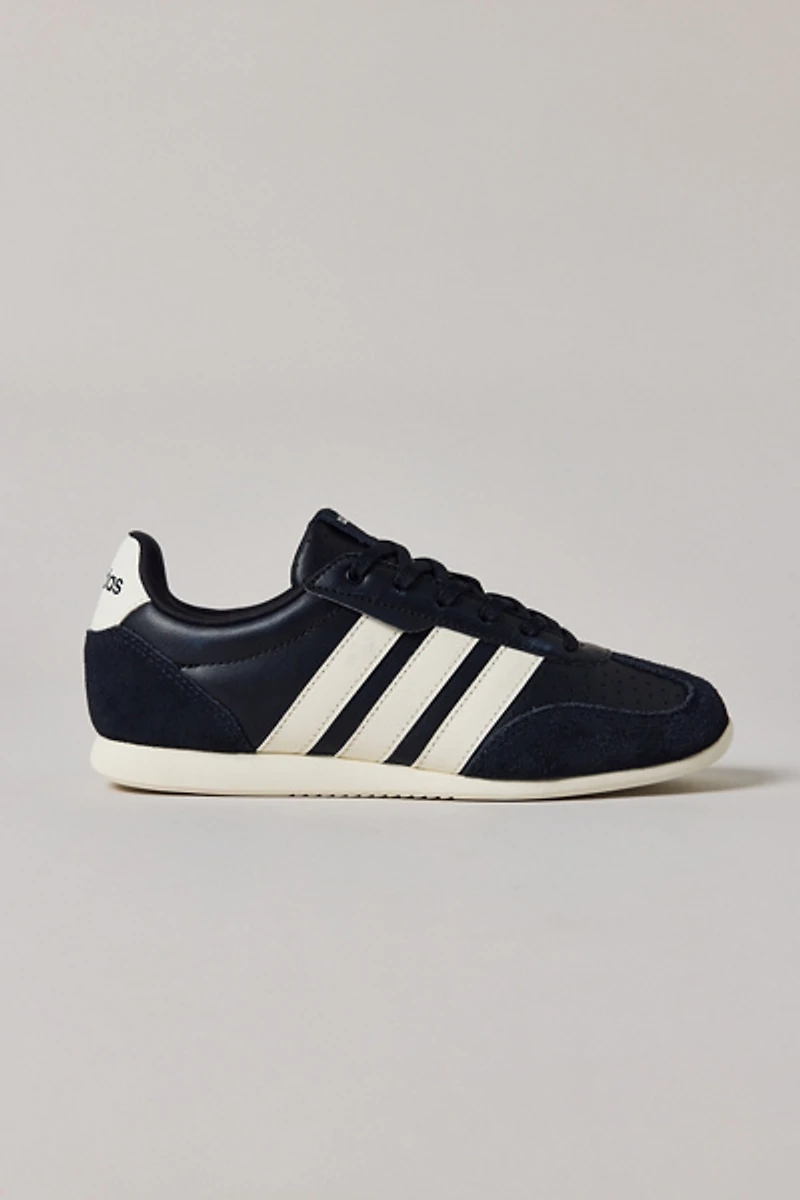 adidas Women's Barreda Lo Sneaker