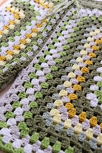 MARVES new york Granny Square Daisy Green Bermuda Shorts