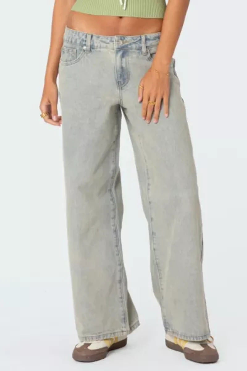 Edikted Petite Magda Low Rise Acid Wash Jeans