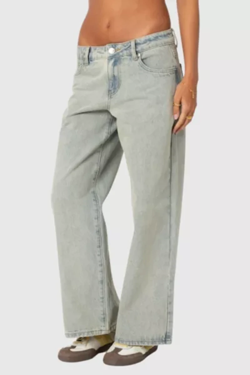 Edikted Petite Magda Low Rise Acid Wash Jeans