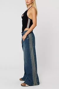 Abrand 99 Low Mega Baggy Jean