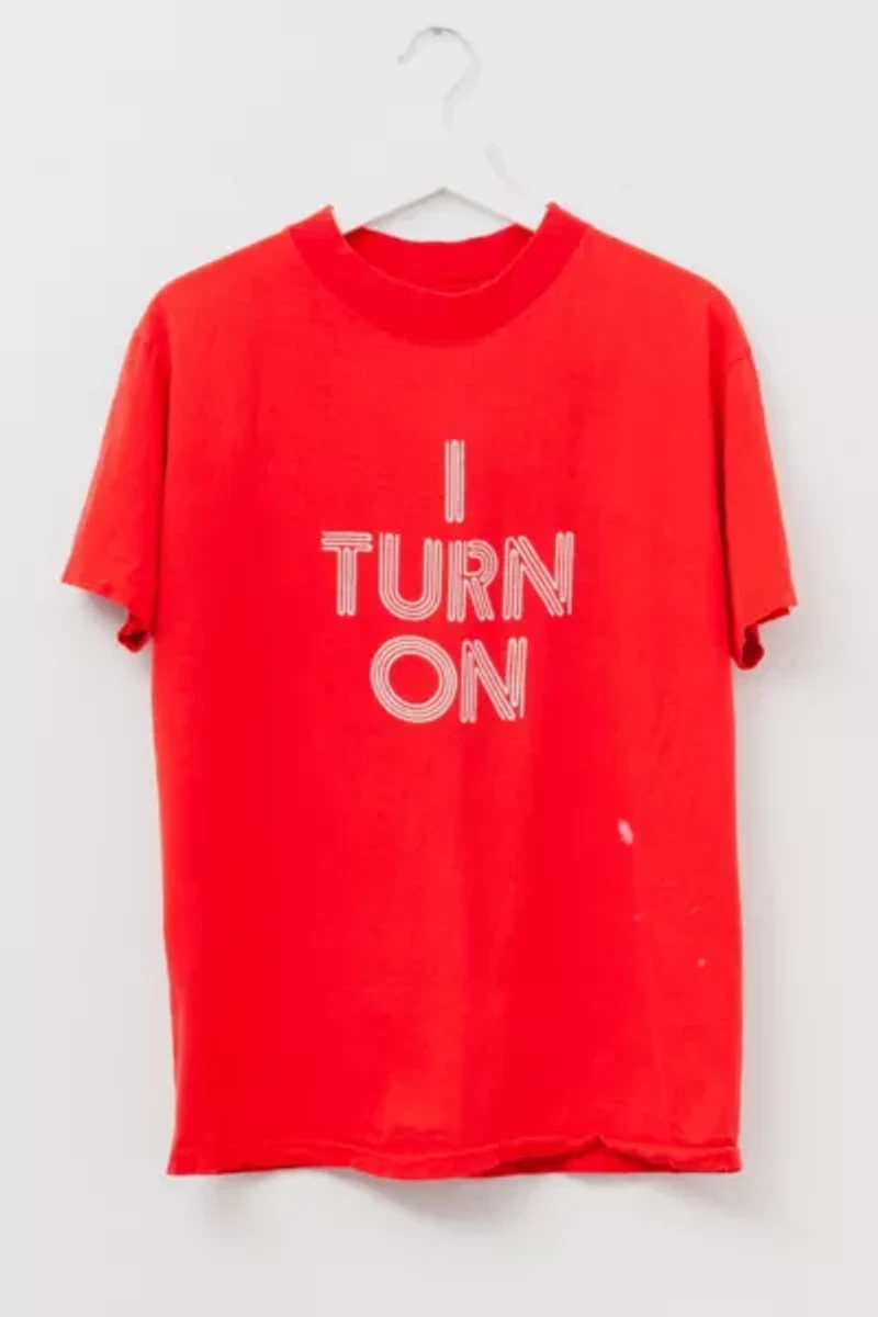 Vintage 1980s Distressed Mini Mountain Machine Red Graphic T-Shirt