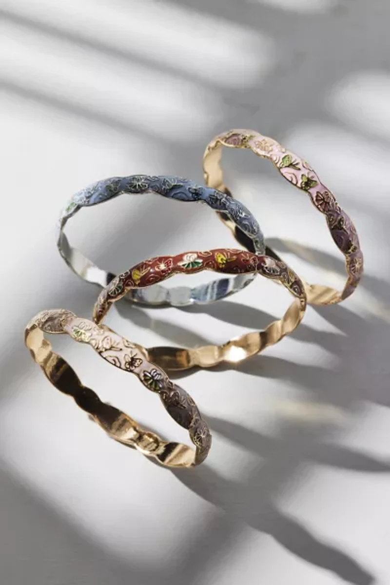 Scallop Patterned Metal Bangle Bracelet