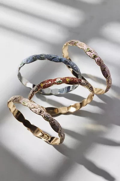 Scallop Patterned Metal Bangle Bracelet