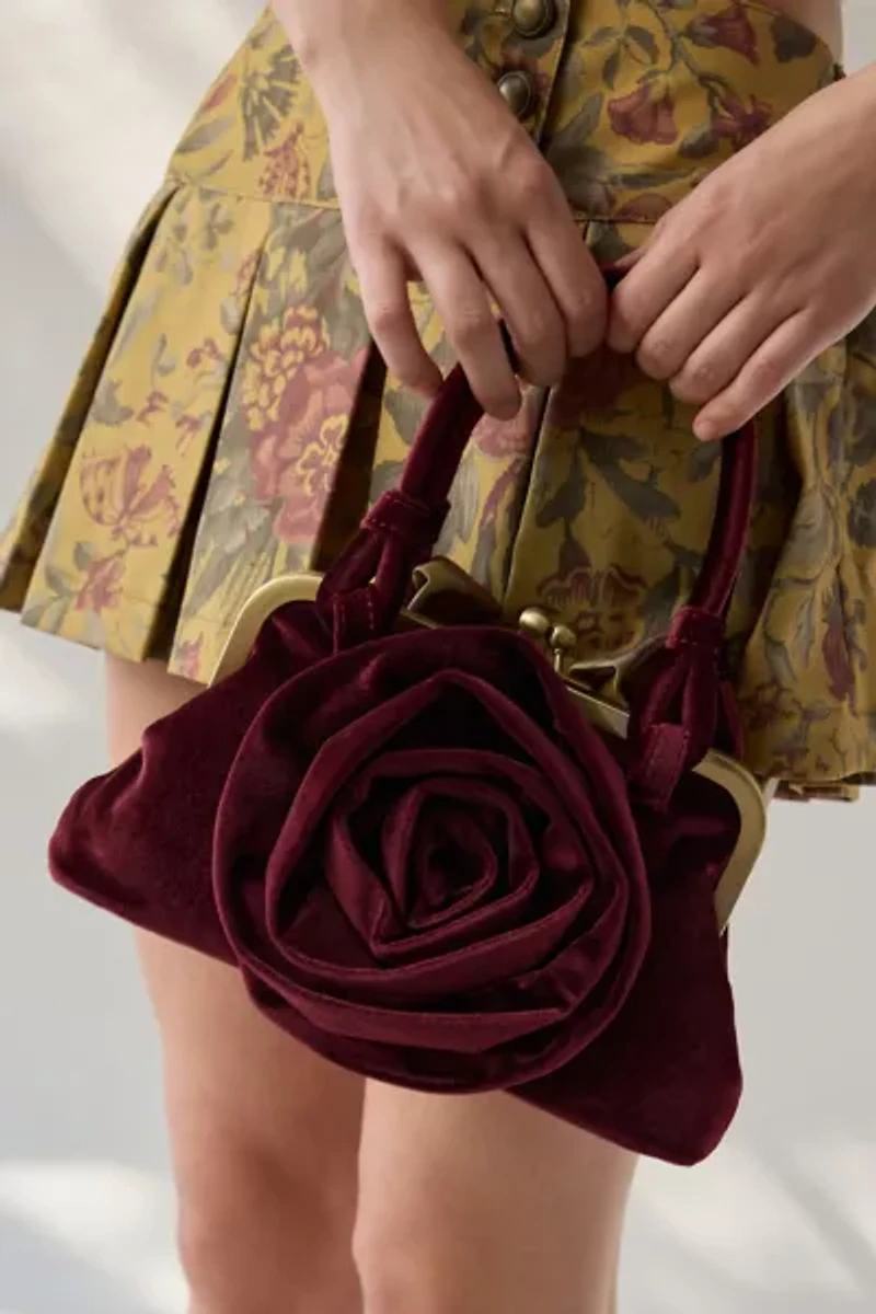Kimchi Blue Rose Velvet Kisslock Bag