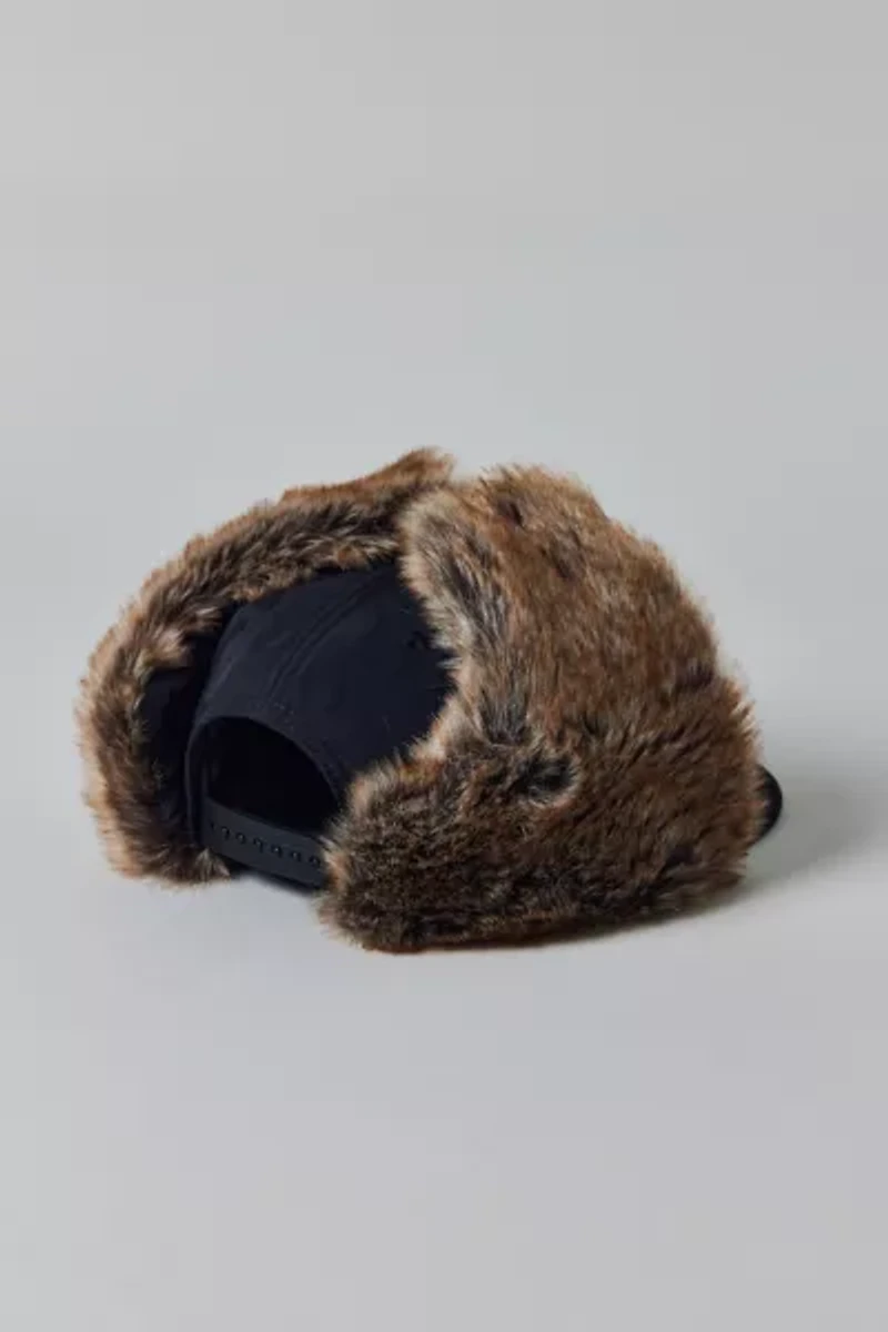 New Era MLB New York Yankees Logo Trapper Hat
