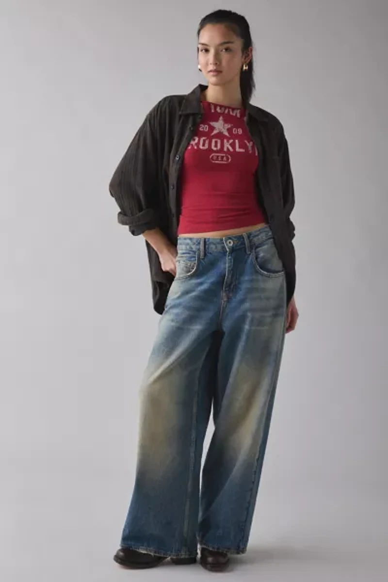 NYC Graphic Off-The-Shoulder Slim Tee