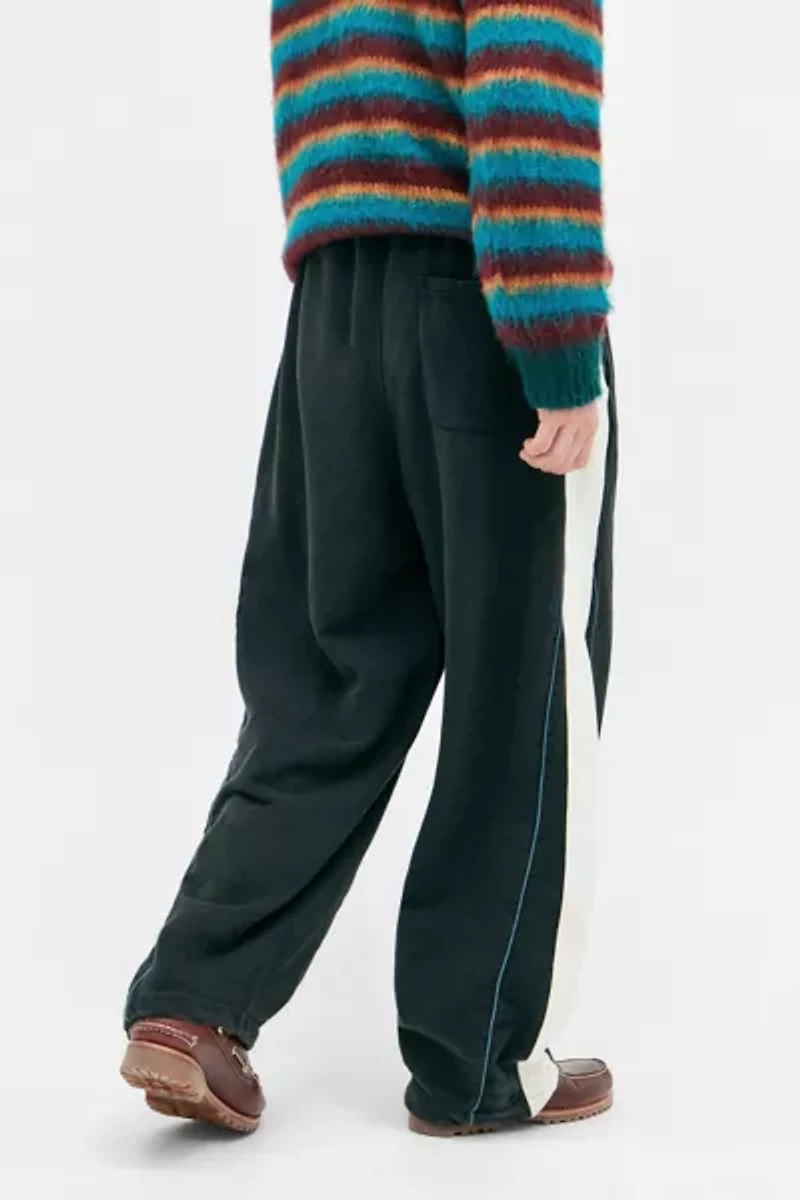 iets frans… Harri Paneled Wide Leg Sweatpant