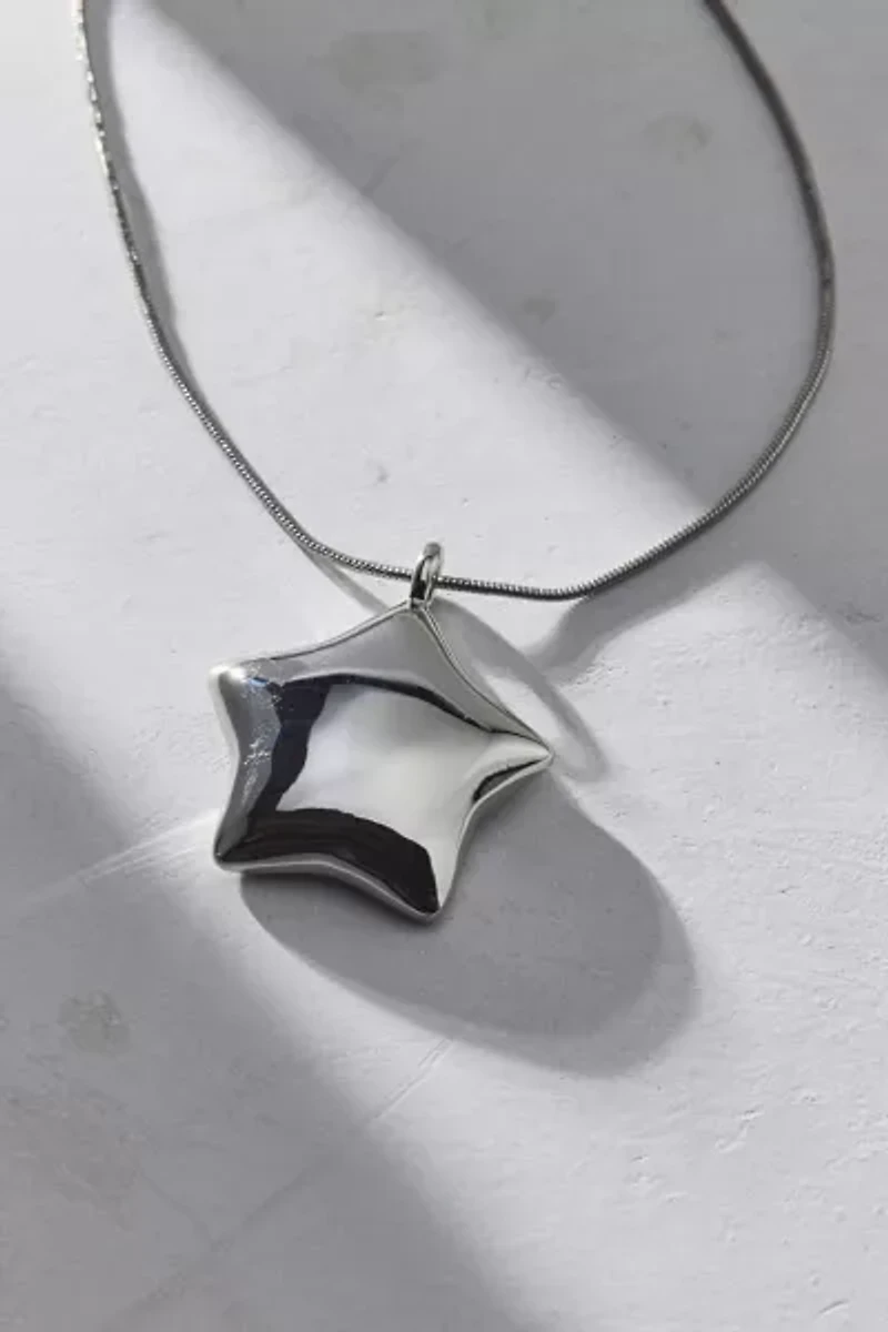 Kat Silver Metal Star Pendant Necklace