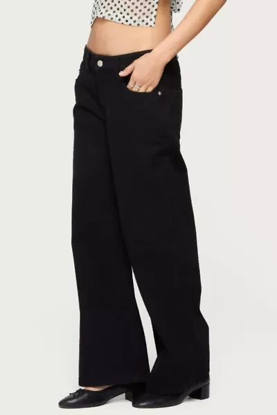 Edikted Petite Daytime Low Rise Jeans