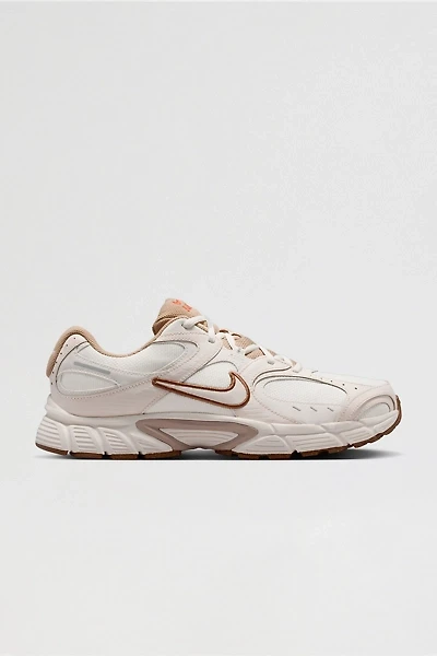 Nike Men's V5 RNR Sneaker