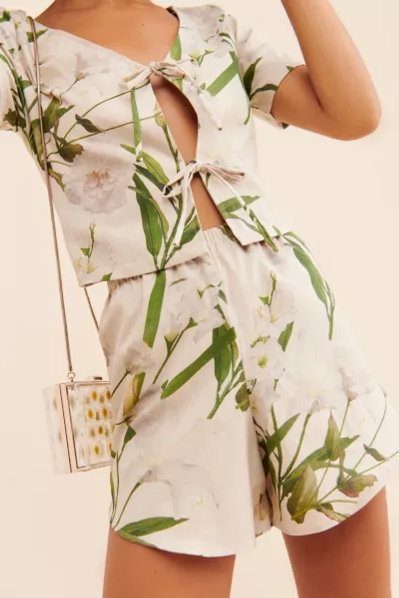 Lisa Says Gah Linen Floral Capri Shorts