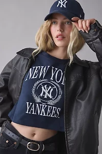 Mitchell & Ness NY Yankees Graphic Boxy Cropped Tee