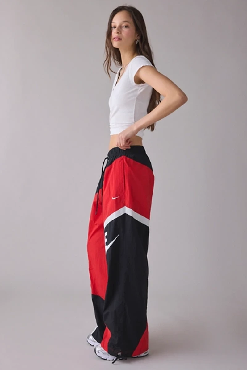 Nike Sportswear Loose Woven Open-Hem Pants