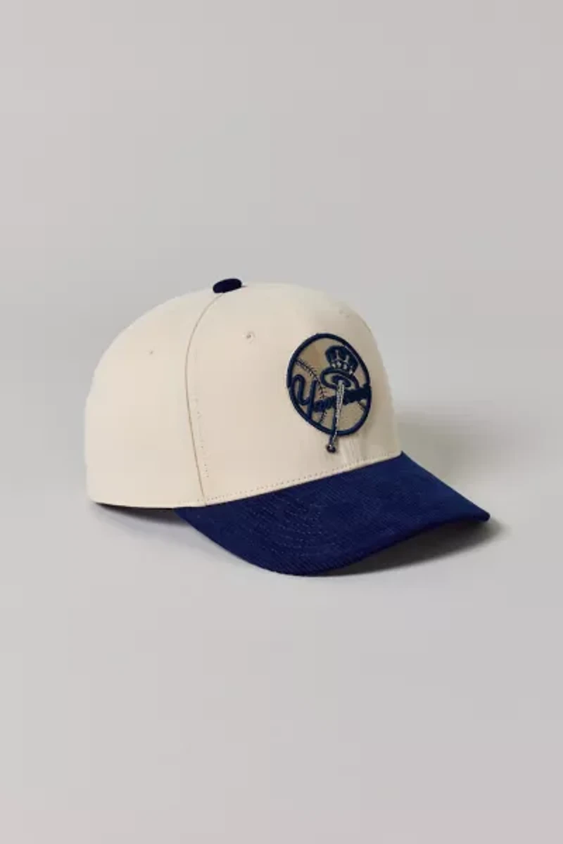 Mitchell & Ness MLB New York Yankees Cord Snapback Hat