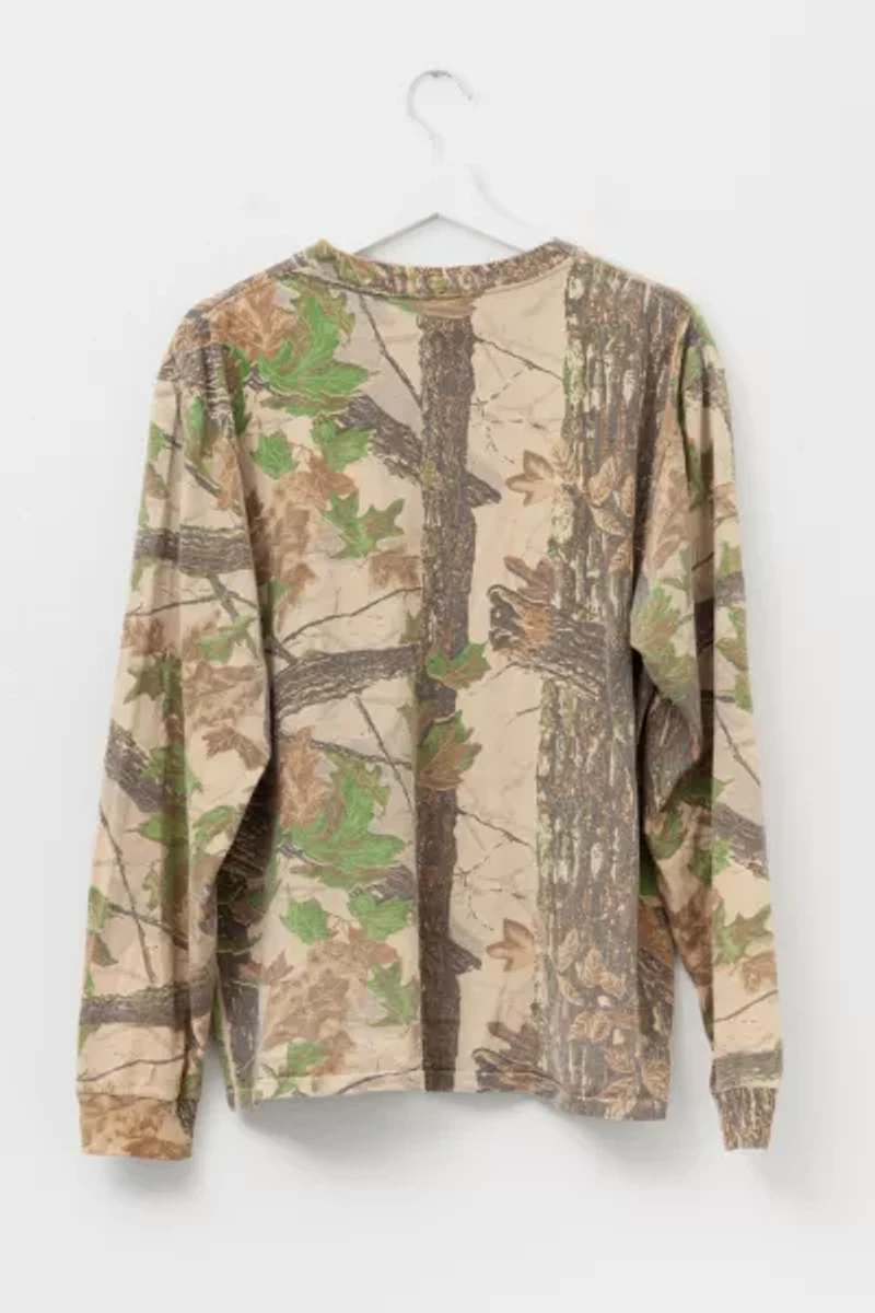 Vintage 1990s Distressed Camo Real Tree Long Sleeve Graphic T-Shirt