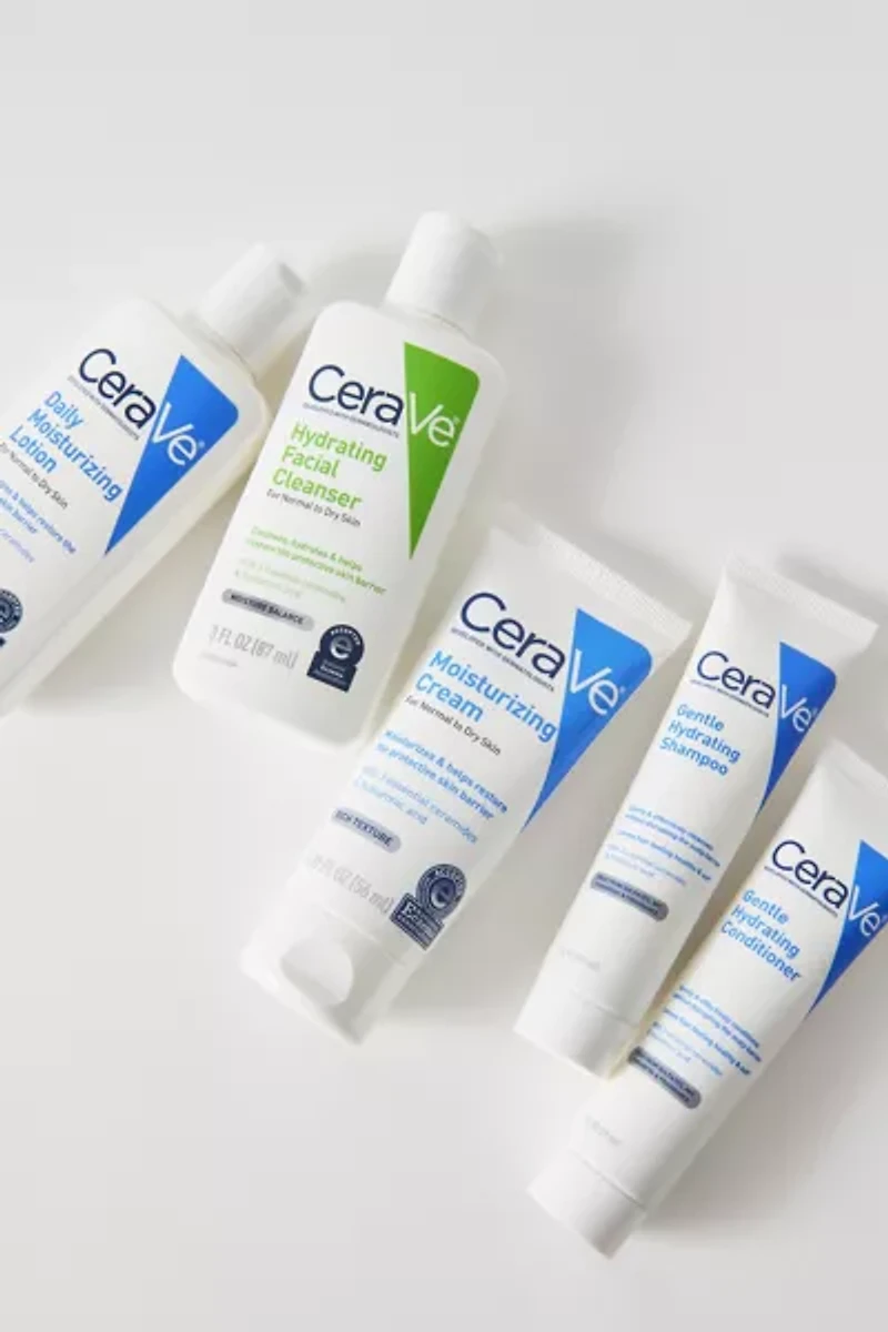 CeraVe UO Exclusive Hydrate & Go Mini Travel Skincare Set