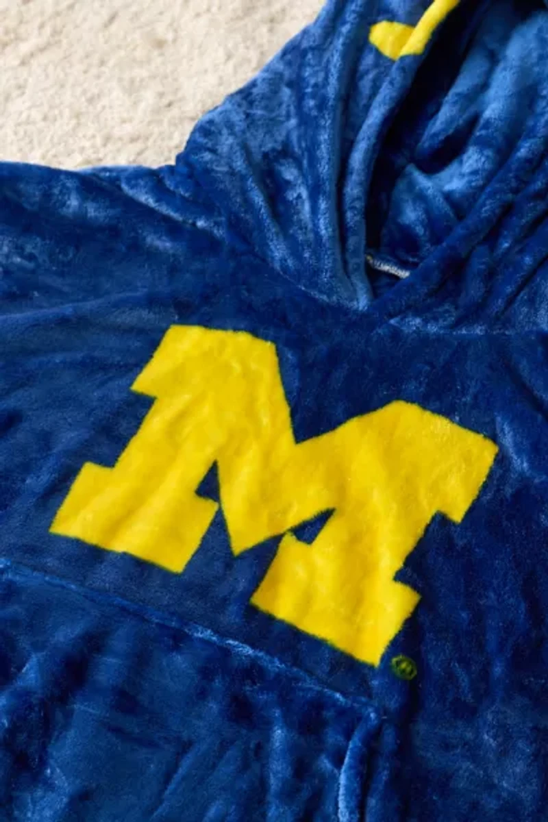 University Of Michigan Helmet Snugible Blanket Hoodie Sweatshirt & Pillow