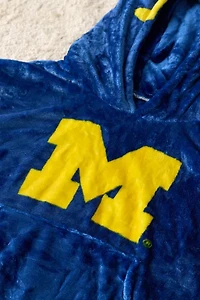 University Of Michigan Helmet Snugible Blanket Hoodie Sweatshirt & Pillow