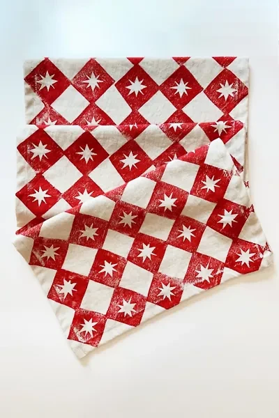 Julie Peach Block Printed Diamond Spurs Table Runner