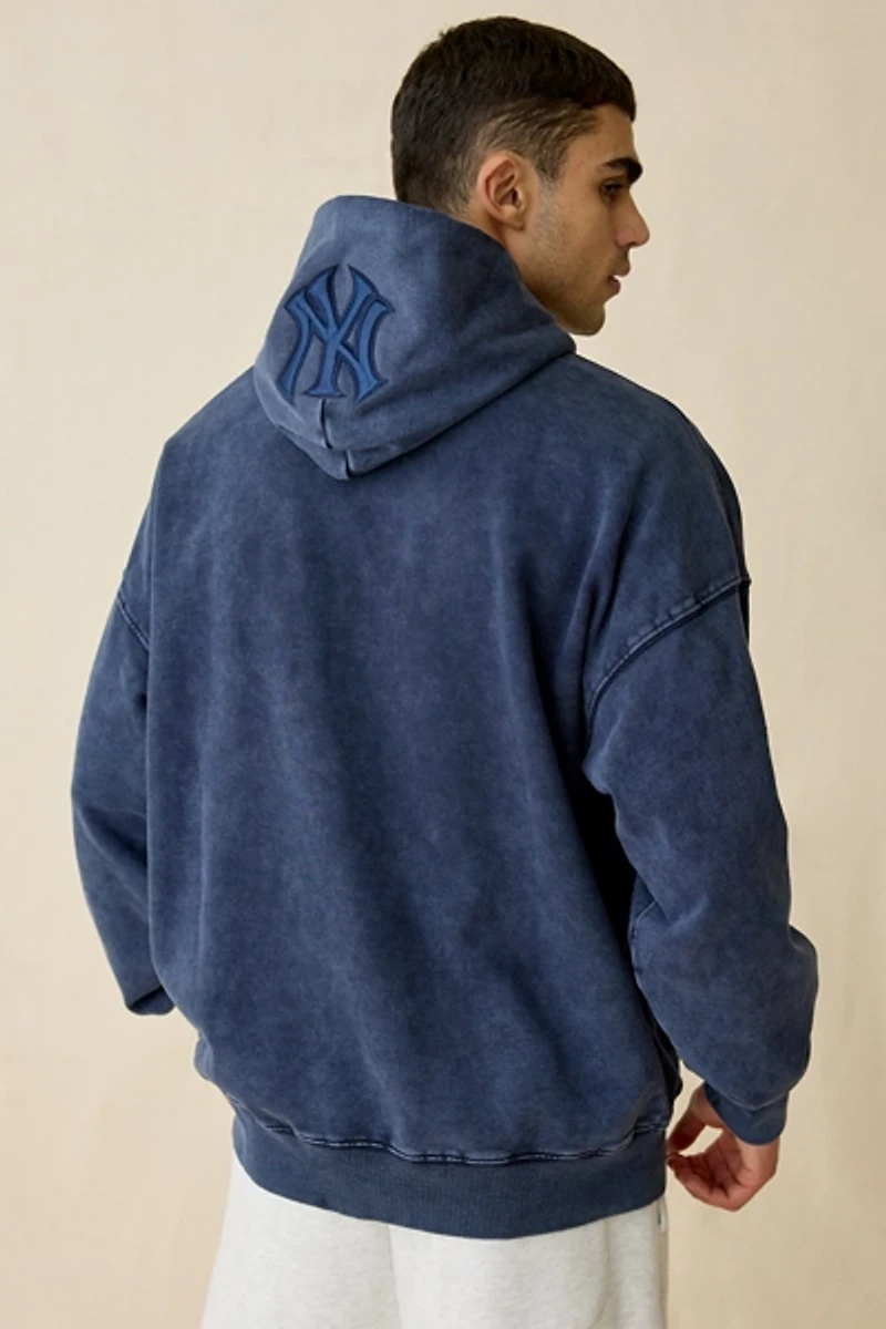 Pro Standard MLB New York Yankees Washed Hoodie Sweatshirt