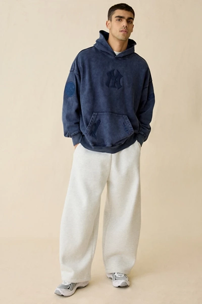 Pro Standard MLB New York Yankees Washed Hoodie Sweatshirt