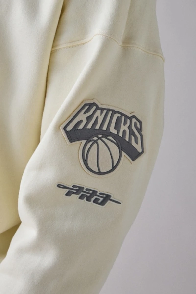 Pro Standard NBA New York Knicks Graphic Oversized Crew Neck Sweatshirt