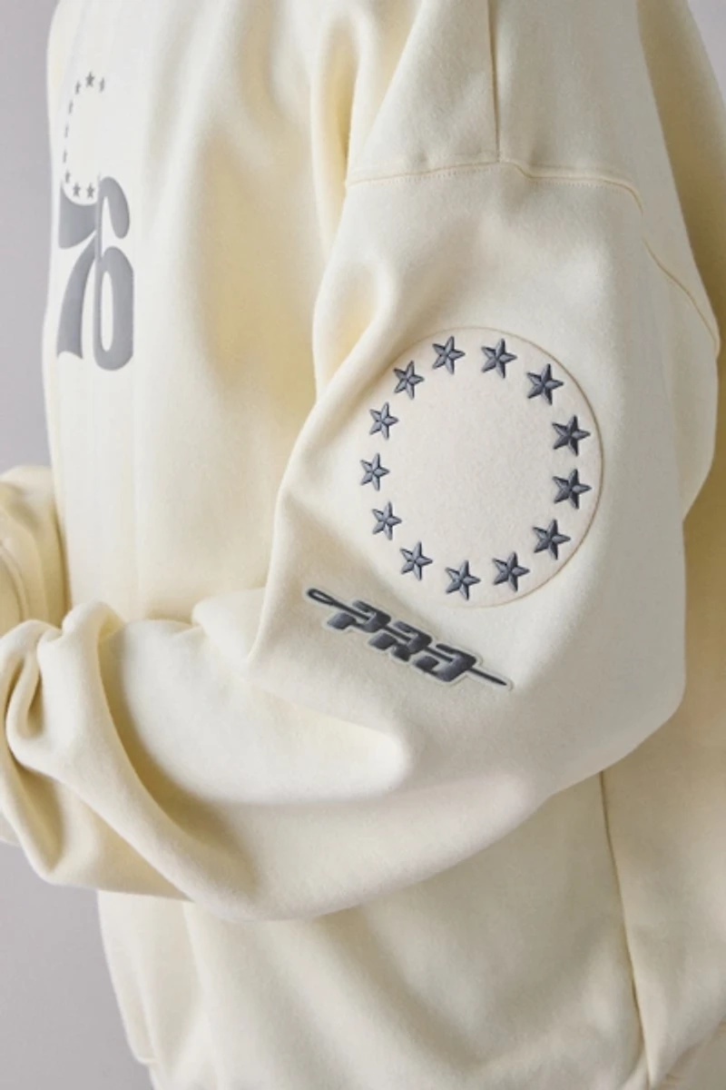 Pro Standard NBA Philadelphia 76ers Team Logo Graphic Crew Neck Sweatshirt