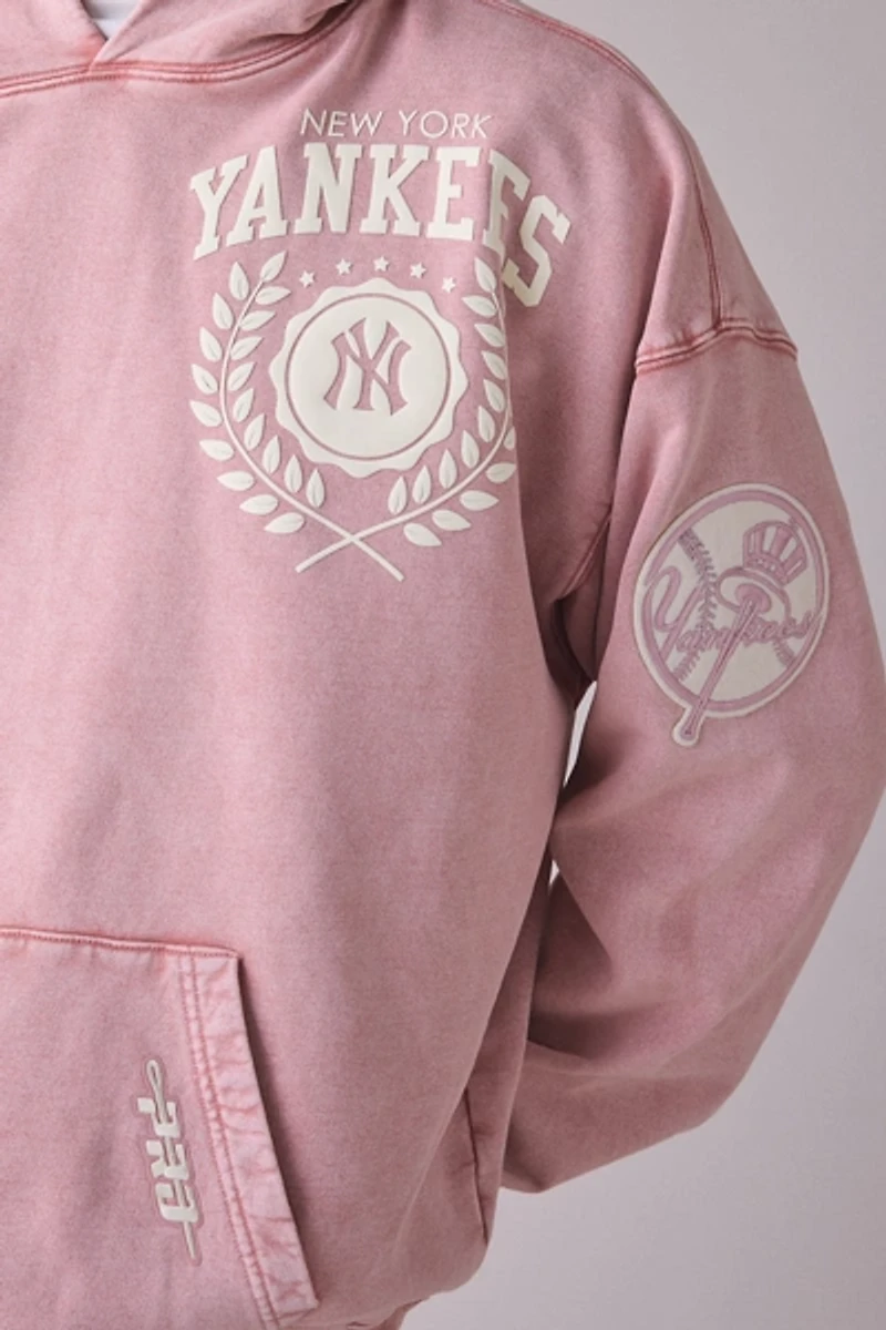 Pro Standard MLB New York Yankees Street Team Graphic Washed Hoodie Sweatshirt