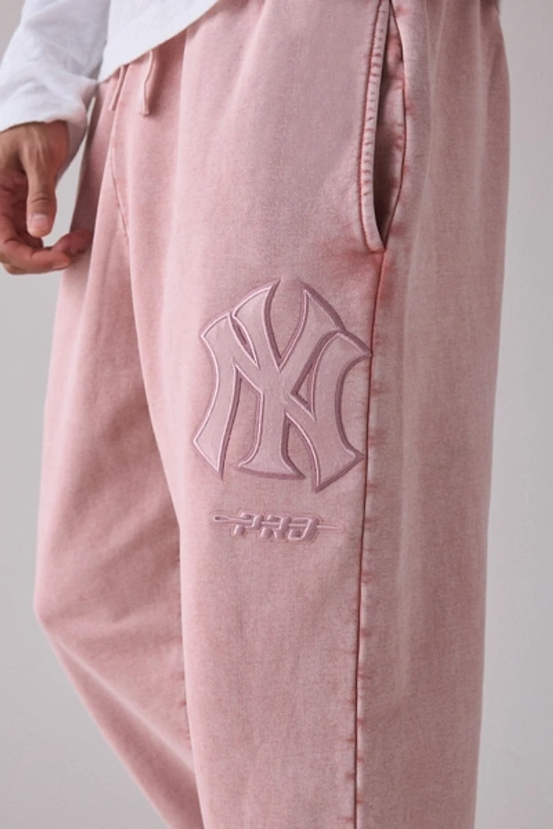 Pro Standard MLB New York Yankees Washed Sweatpant