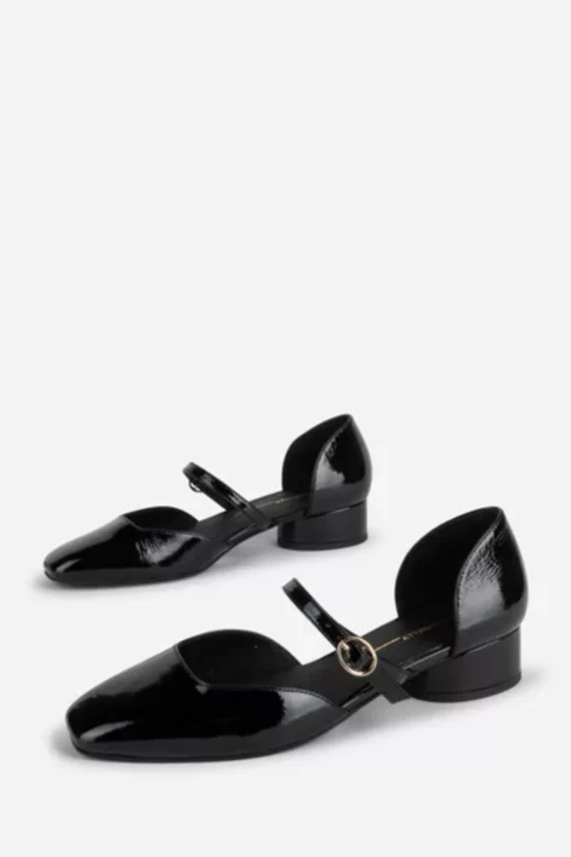 Intentionally Blank Cortez Mary Jane