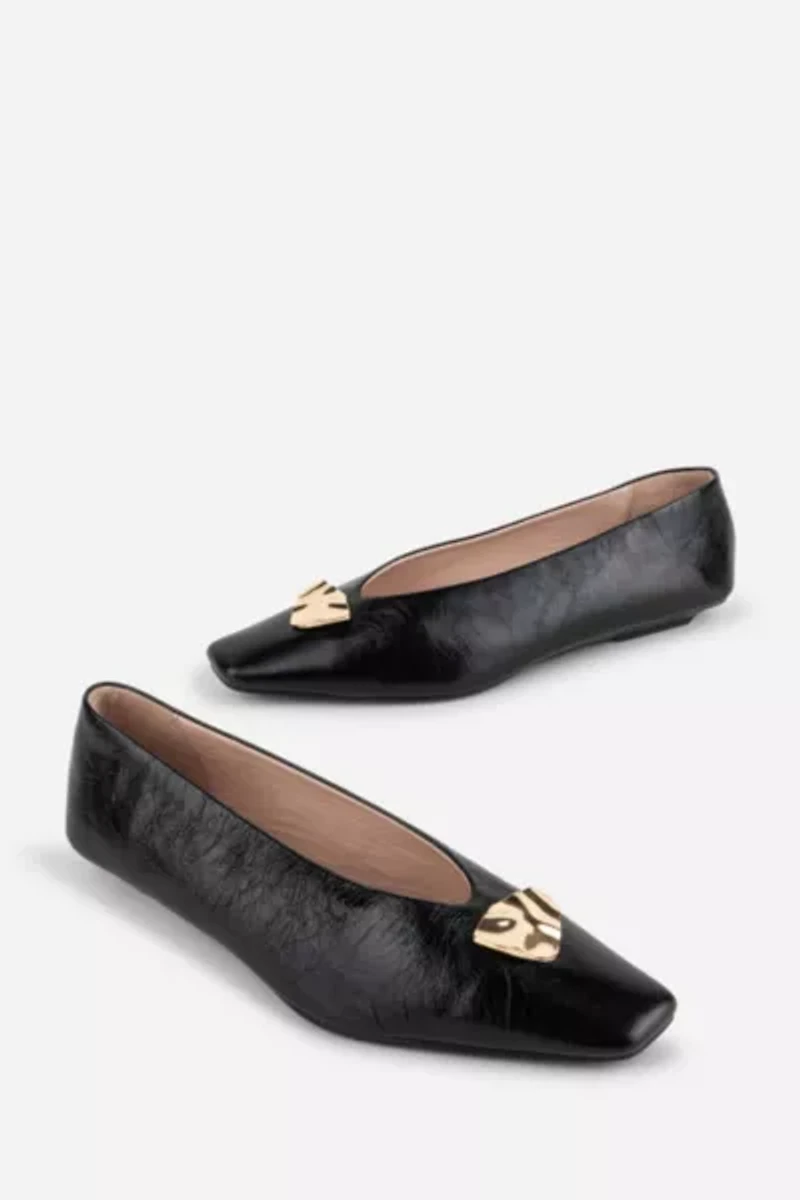 Intentionally Blank Celda Crinkle Ballet Flat