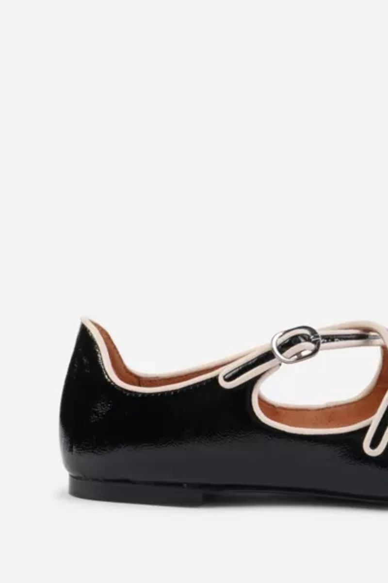Intentionally Blank Vandam Mary Jane Ballet Flat