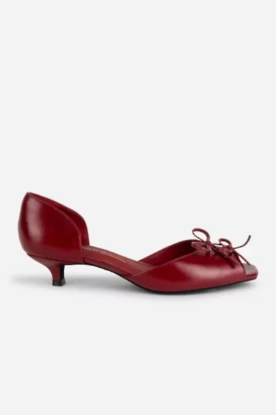 Intentionally Blank Carol Peep Toe Kitten Heel