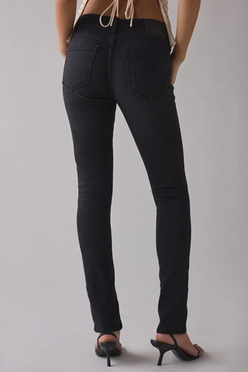 BDG Skylar Low-Rise Skinny Jean