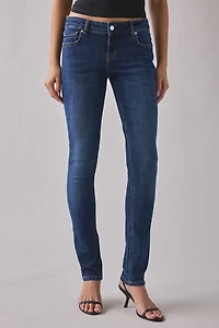 BDG Skylar Low-Rise Skinny Jean