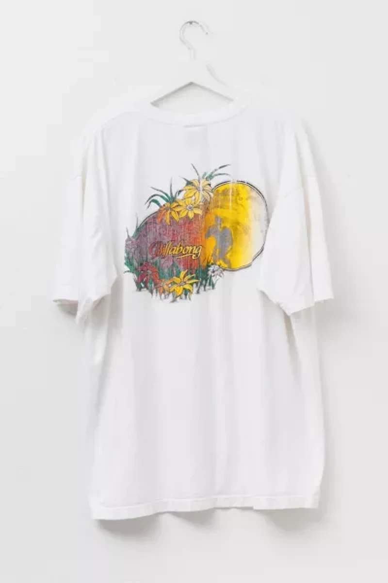 Vintage Y2K Distressed Billabong Surf Graphic T-Shirt