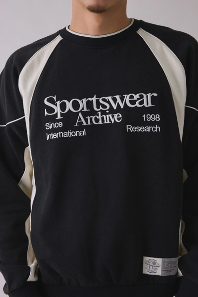 iets frans… Sporty Paneled Crew Neck Sweatshirt