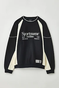 iets frans… Sporty Paneled Crew Neck Sweatshirt
