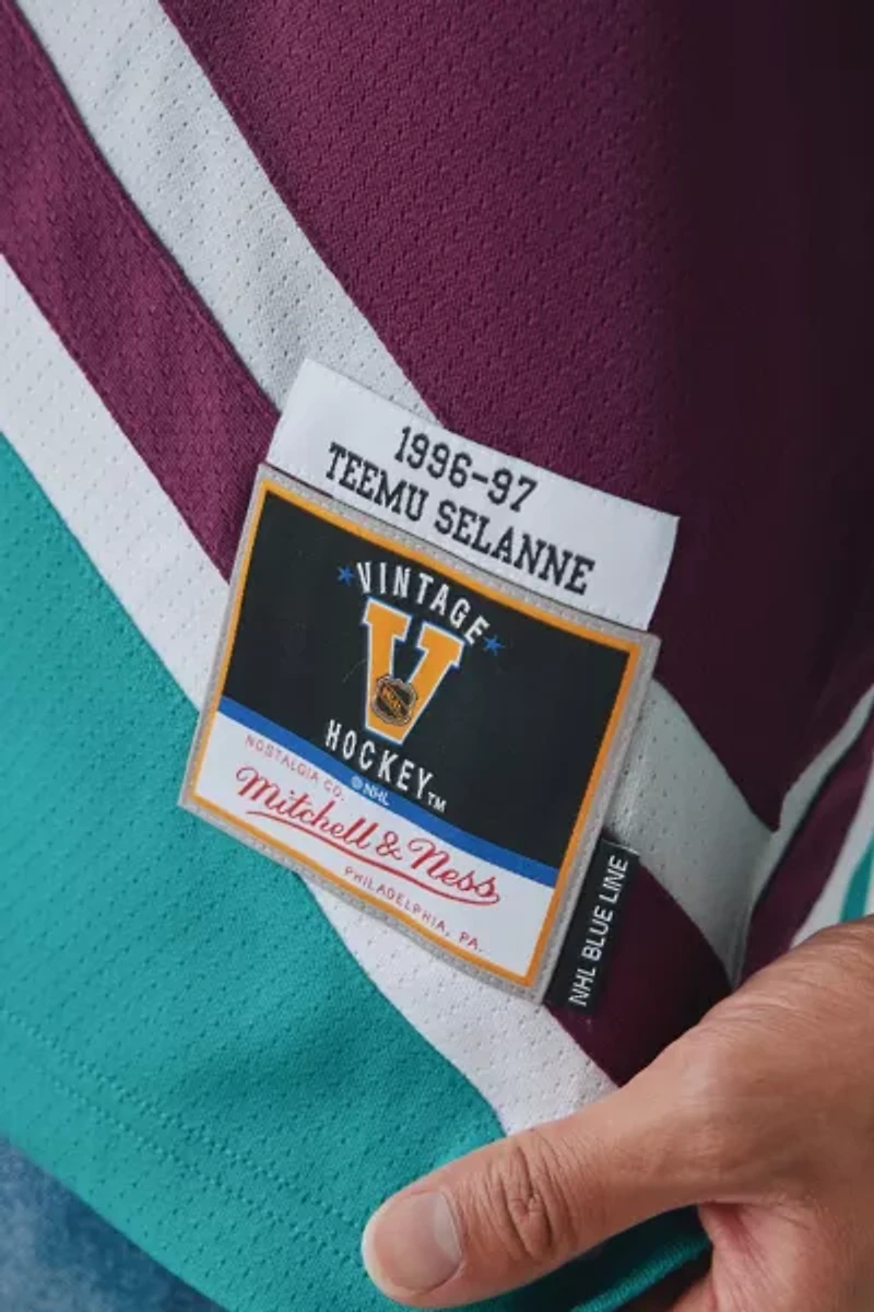 Mitchell & Ness NHL Anaheim Ducks Teemu Selanne 1996-97 Hockey Jersey