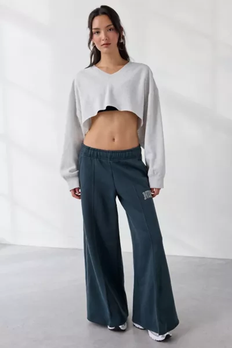 Nike Sportswear Phoenix Fleece Graphic Wide-Leg Sweatpant