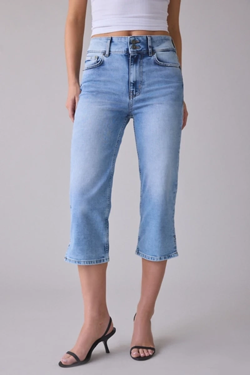 GUESS JEANS High-Rise Capri Jean