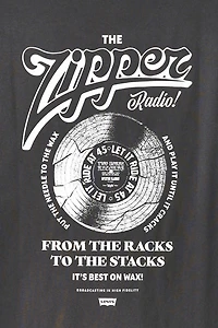 Levi’s® Zipper Radio Graphic Tee