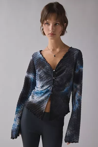 ReMADE By UO Remnants Button-Up Bell Sleeve Flyaway Hem Top